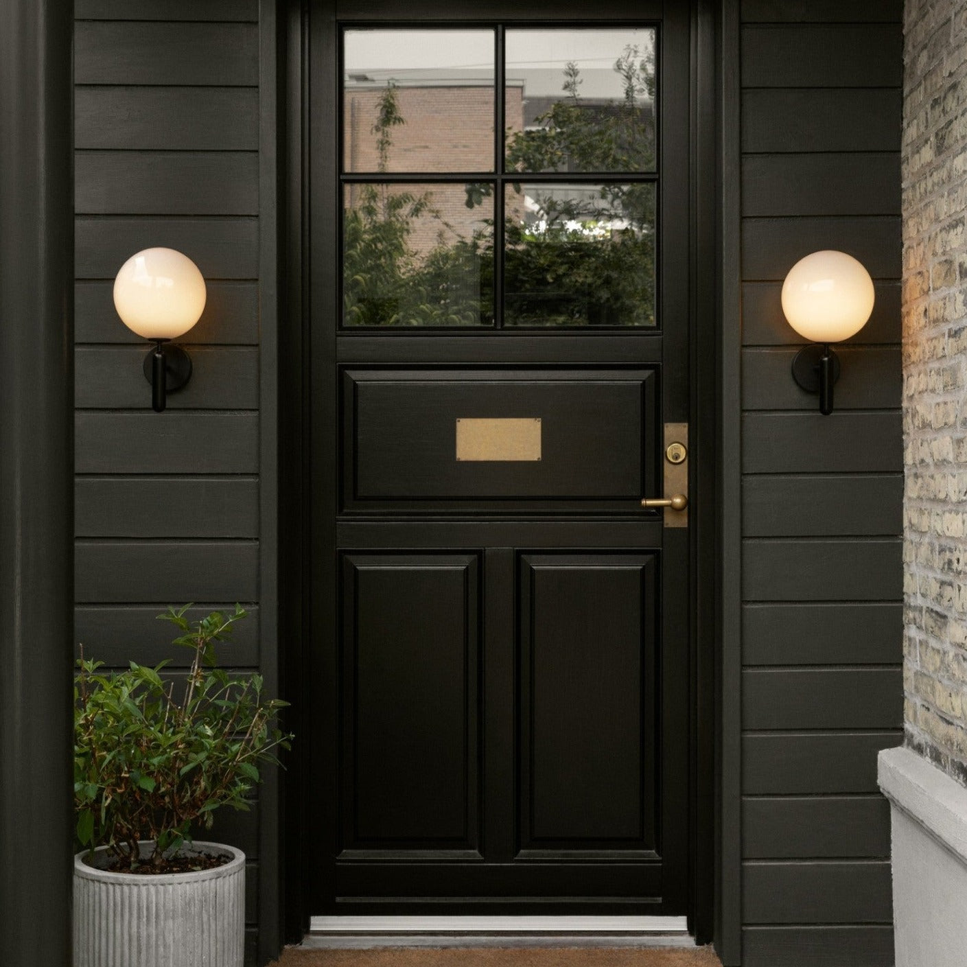 Scandinavian Elegance Wall Sconce